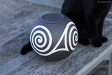 jembele® ball urn terracotta | Color: black and white, engobed | “Double spiral” | Size: standard