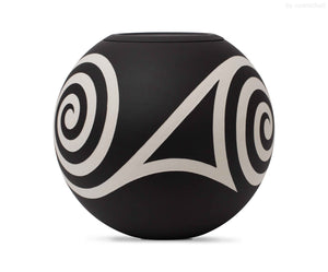 jembele® Kugelurne Terracotta | Farbe: schwarz-weiss, engobiert | «Doppelspirale»