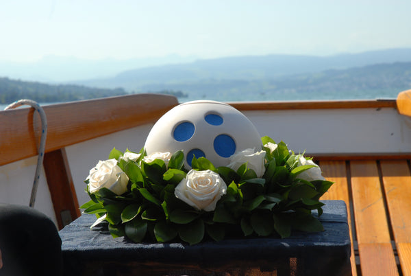 sfera bianca© Tonurne | Aqua «Luke blau» | [design + art]
