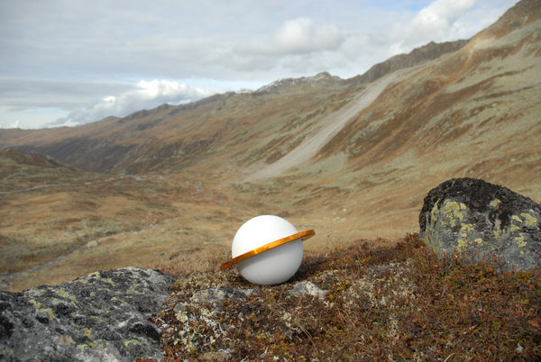 ball of love® Kugelurne | «Saturn»  gold | [design + art]