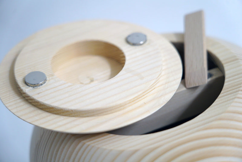yasura ® Amphore | Tannenholz | aufschliessbar mit Band