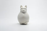 Katze sitzend weiss