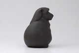 Hund sitzend "Larry"