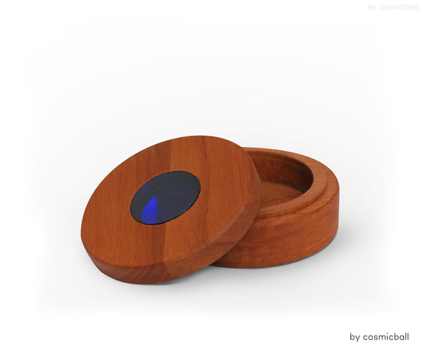 sign of memory® Miniurne | Holz | mit blauvioletter Glasluke